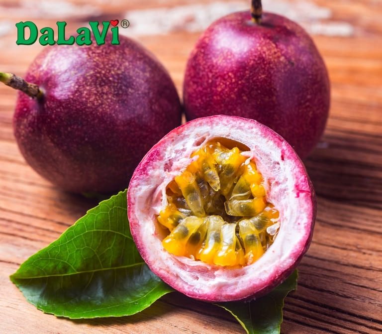 Chanh dây đông lạnh bổ đôi